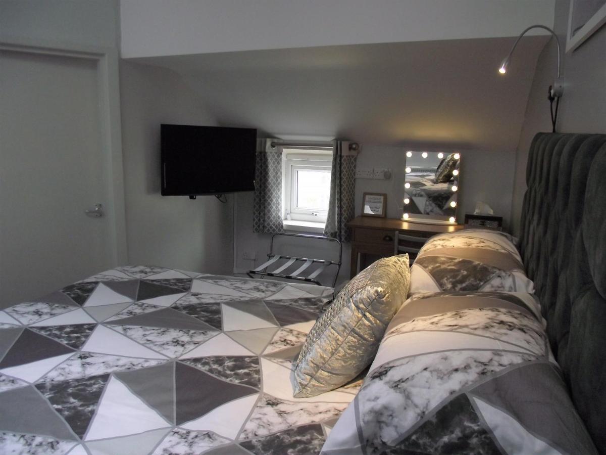 Seahawk Holiday Apartments Кливлис Экстерьер фото