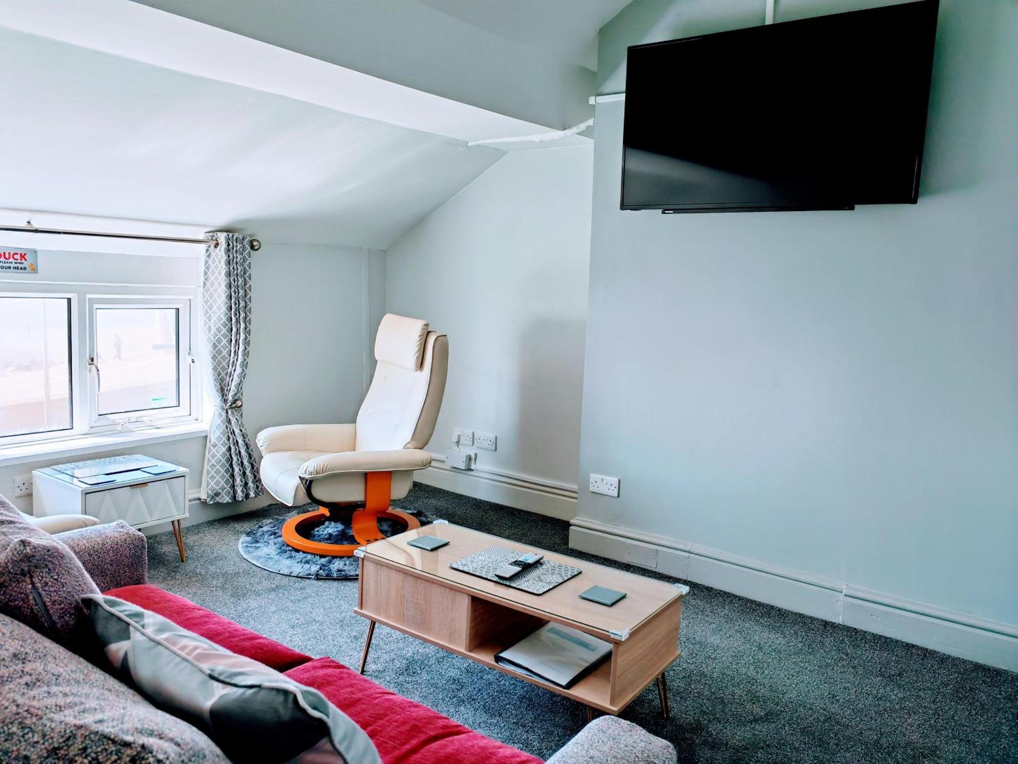 Seahawk Holiday Apartments Кливлис Экстерьер фото