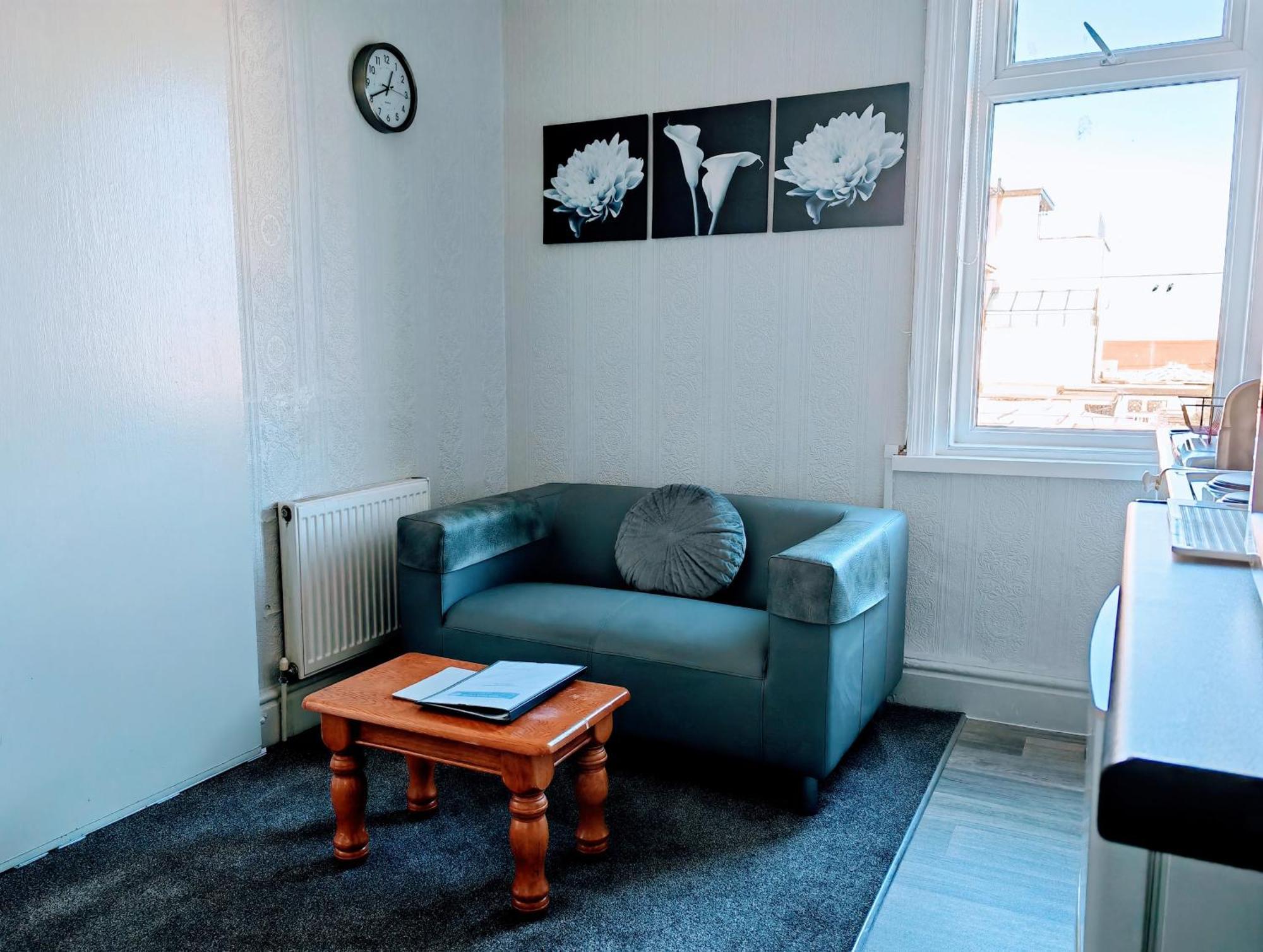 Seahawk Holiday Apartments Кливлис Экстерьер фото