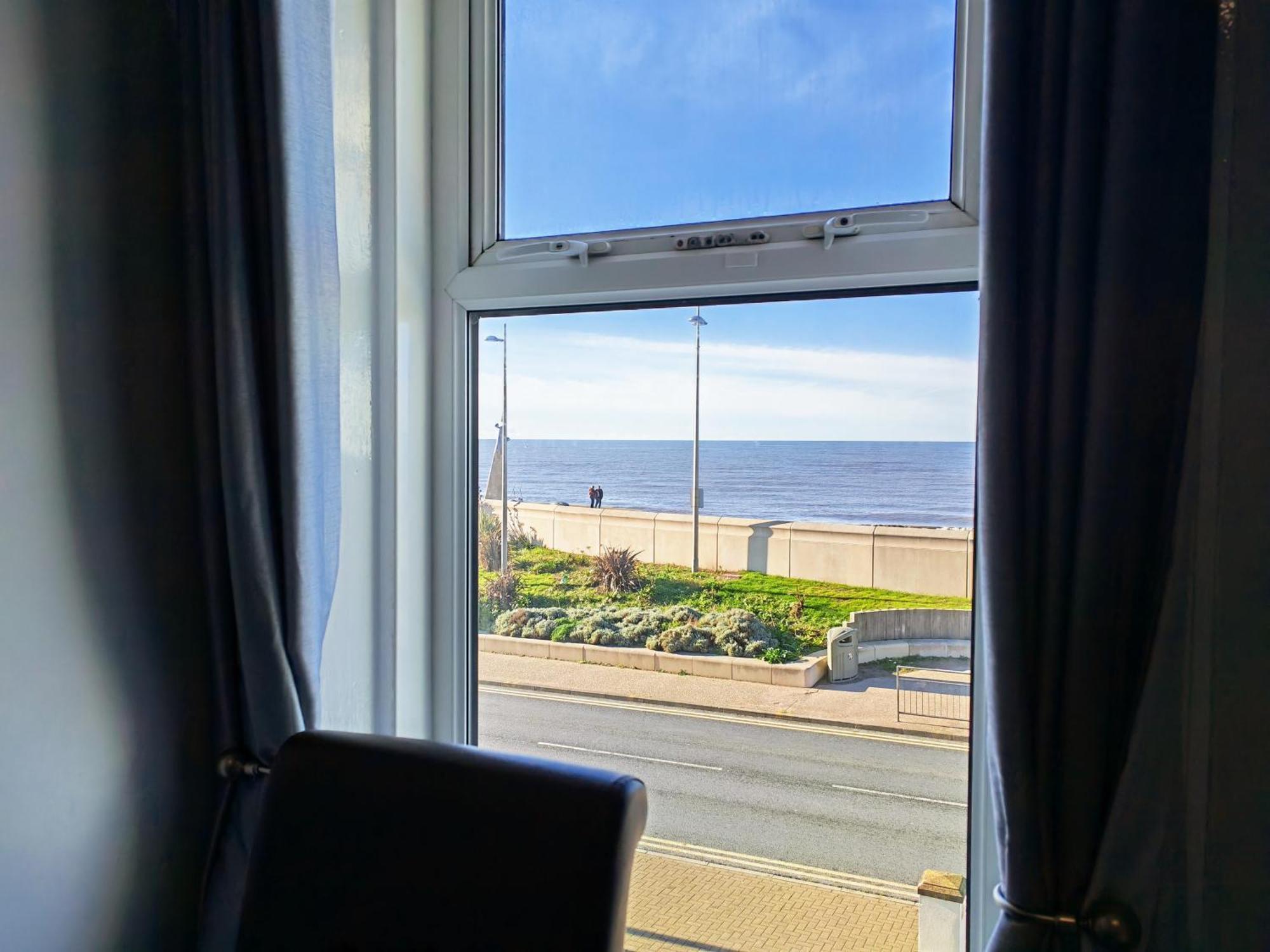Seahawk Holiday Apartments Кливлис Экстерьер фото