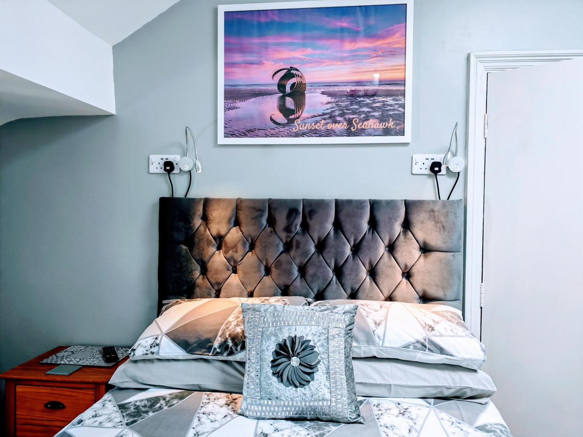 Seahawk Holiday Apartments Кливлис Экстерьер фото